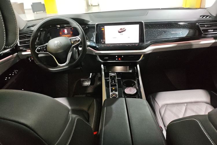 Used Volkswagen Teramont 2024 530 V6 All-Wheel Drive Prestige Luxury Edition
