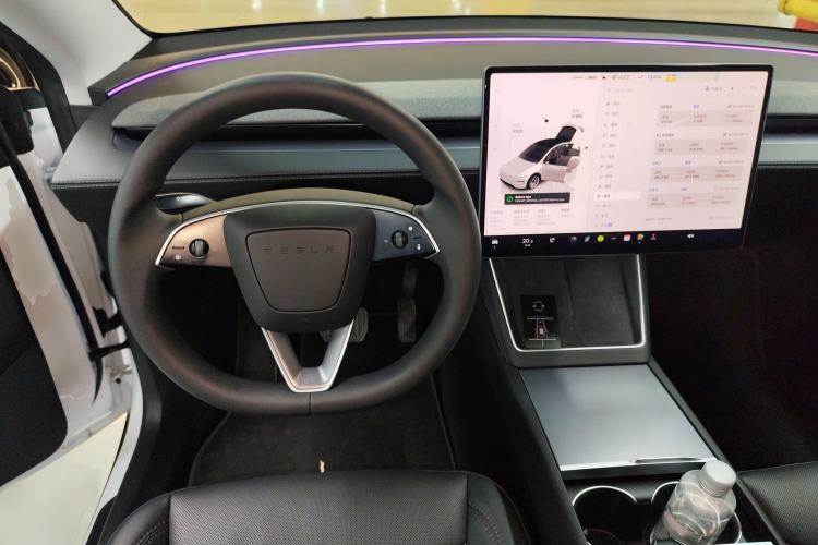 Used Tesla Model Y 2025 Long-Range All-Wheel-Drive Version
