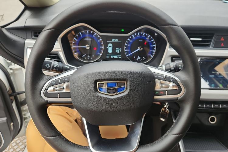Used Geely Auto Vision X3 2019 Upgraded Model 1.5L Manual Luxury Version