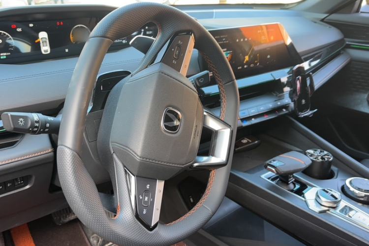 Used Changan UNI-V 2024 1.5T Prestige Edition
