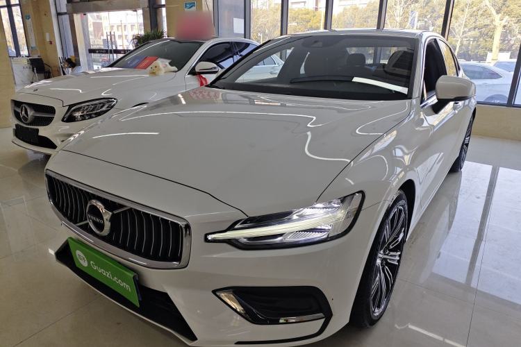 Used Volvo S60 2022 B4 Zhiyuan Luxury Edition