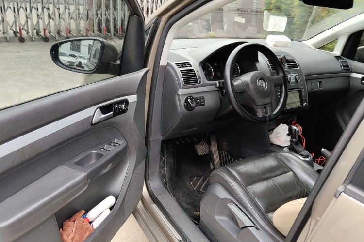 Used Volkswagen Touran 2015 1.4T DSG Comfort Edition 5 Seats