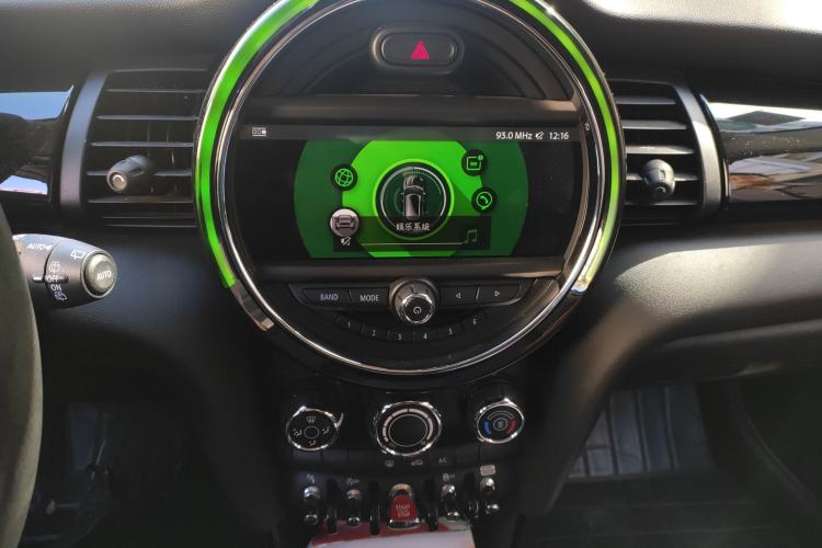 Used  MINI 2019 1.5T COOPER Classic Edition Five-Door Version
