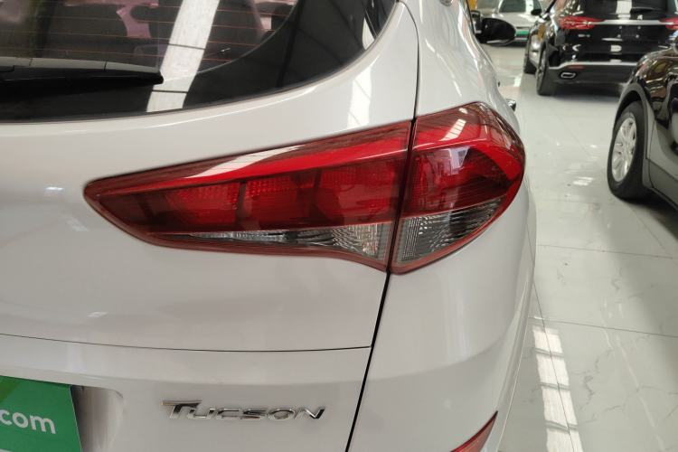 Used Hyundai Tucson 2018 1.6T Dual-Clutch Two-Wheel Drive 15th Anniversary Special Edition
