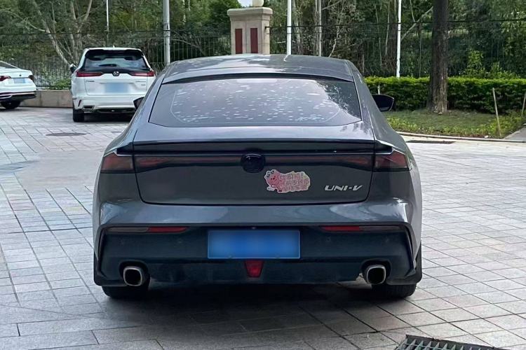 Used Changan UNI-V 2022 1.5T Prestige Version
