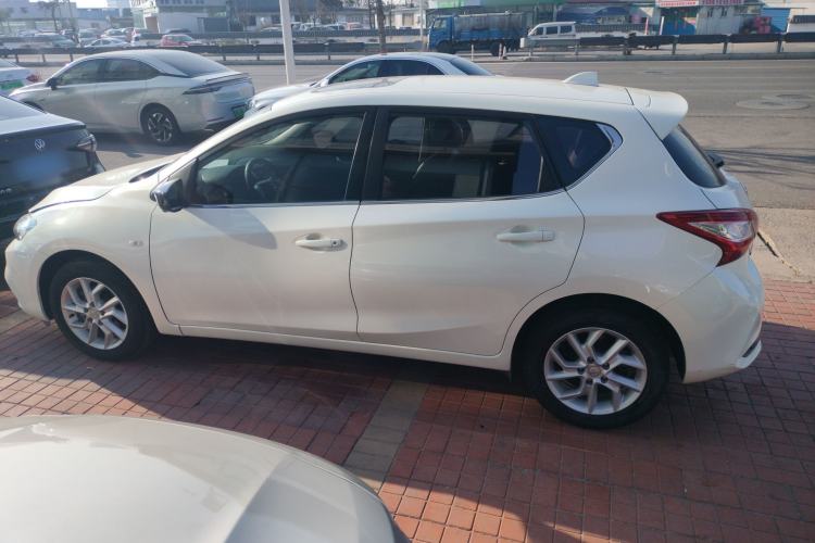 Used Nissan Tiida 2021 1.6L CVT Cool Edition
