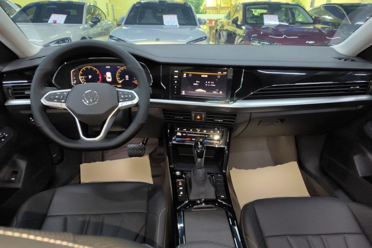 Used Volkswagen Passat 2025 Premium Version 380TSI Dragon Edition
