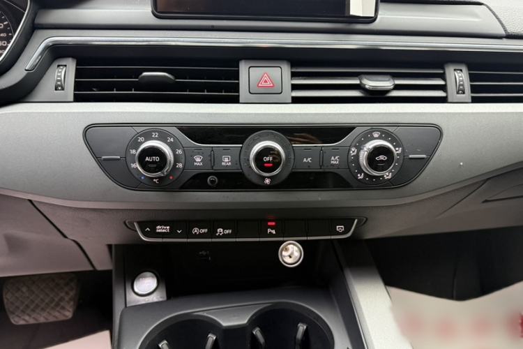 Used Audi A4L 2018 30th Anniversary Edition 40 TFSI Trendy Model
