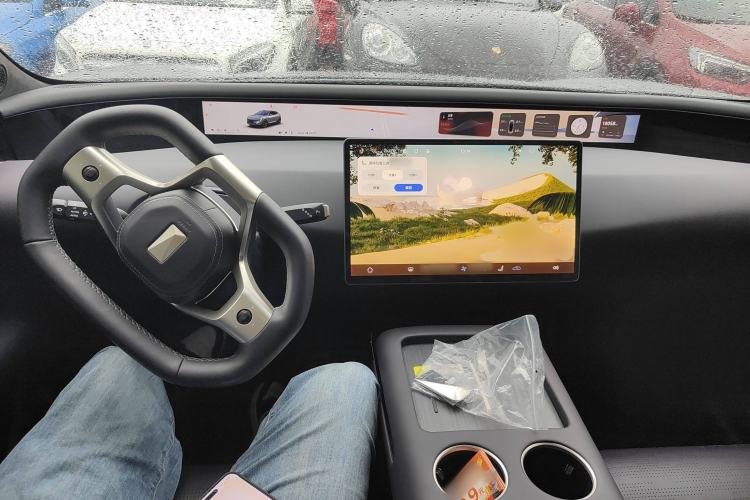 Used  07 2024 Max Extended-Range Edition
