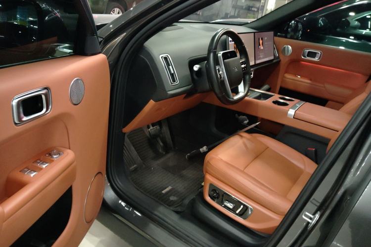 Used Li Auto L8 2023 Pro Model
