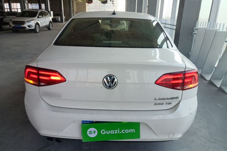 Used Volkswagen Lamando 2015 230TSI DSG Fashion Edition
