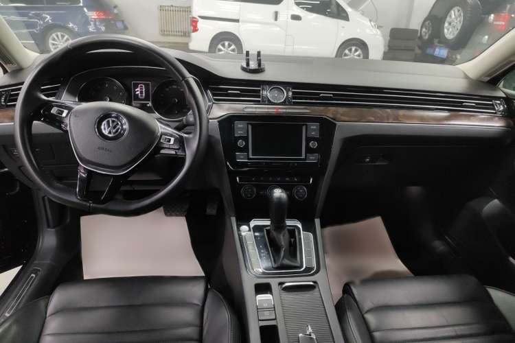 Used Volkswagen Magotan 2018 Facelift 330TSI DSG Luxury Model
