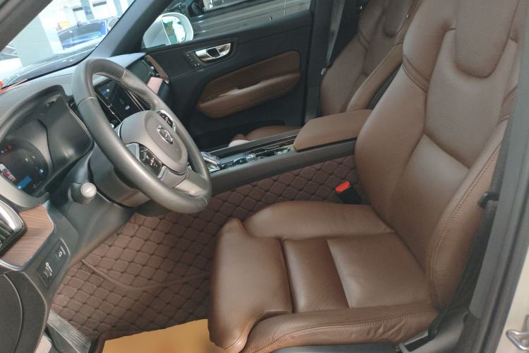 Used Volvo XC60 2022 B5 4x4 Smart Luxury Edition
