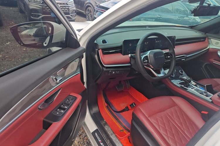 Used JETOUR X70 PLUS 2023 2.0T DCT Stronger MAX 7-Seater