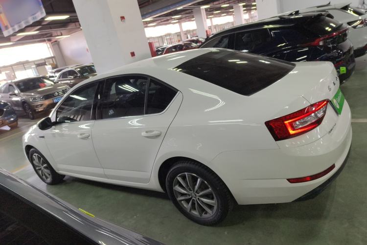 Used Skoda Octavia 2019 1.5L Automatic SmartDrive Comfort Edition China VI Standard
