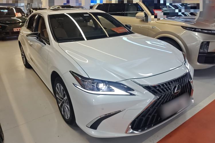 Used Lexus ES 2023 200 Excellence Edition

