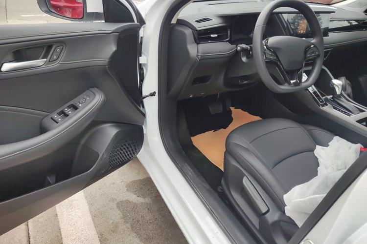 Used Roewe i5 2023 1.5L CVT Luxury Edition
