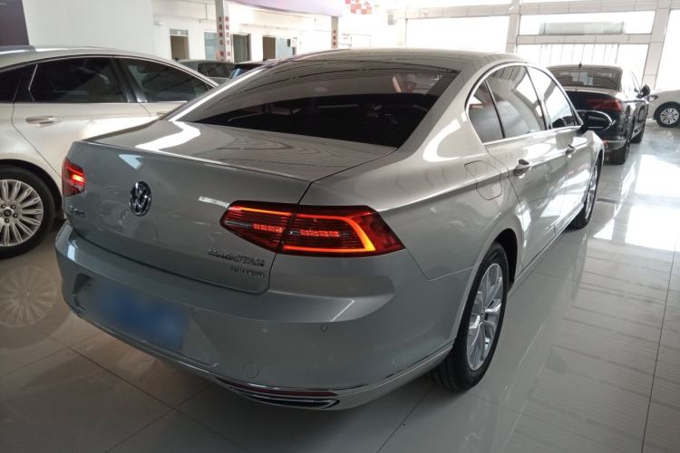 Used Volkswagen Magotan 2018 Facelift 330TSI DSG Luxury Model
