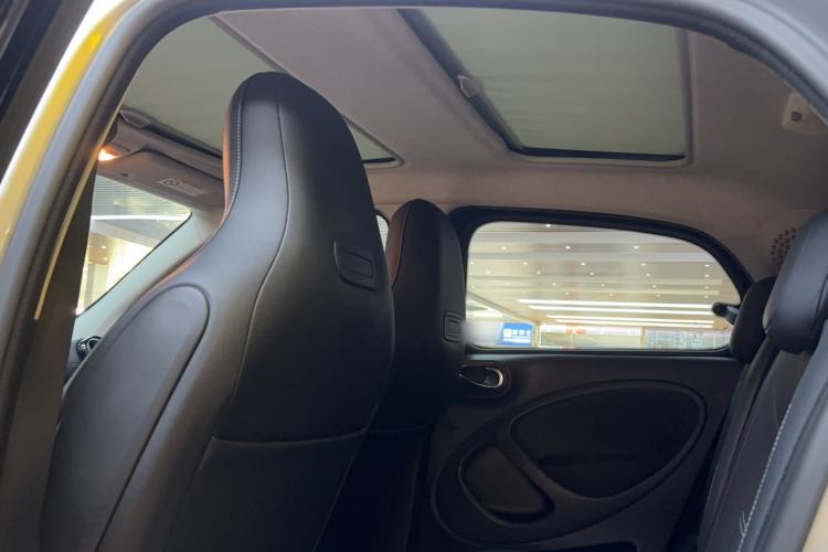 Used  forfour 2016 0.9T 66 kW Pioneer Edition