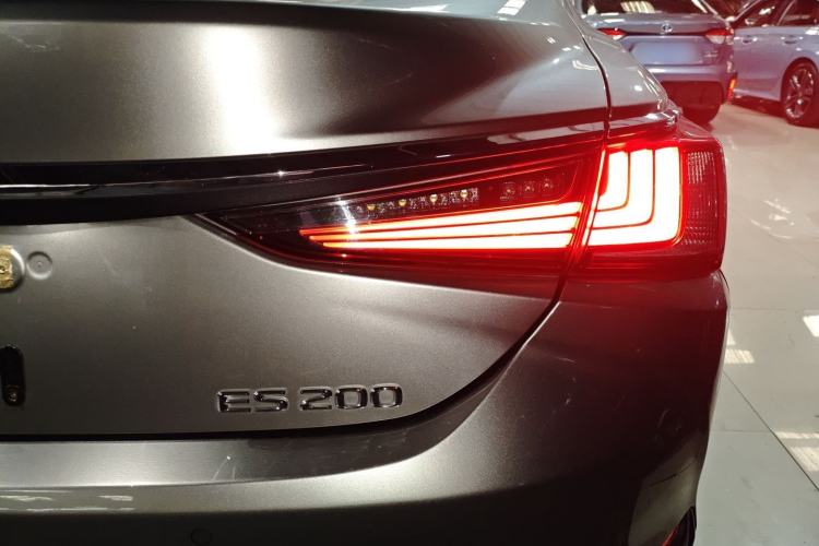 Used Lexus ES 2023 200 Excellence Edition
