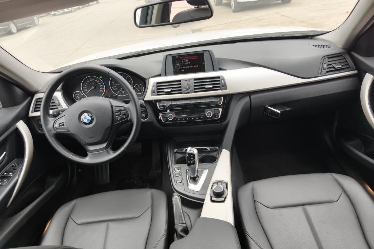 Used BMW 3 Series 2016 320Li Ambition Model
