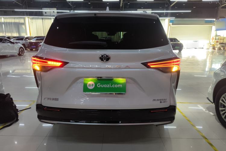 Used Toyota Sienna 2024 2.5L Hybrid Platinum Edition