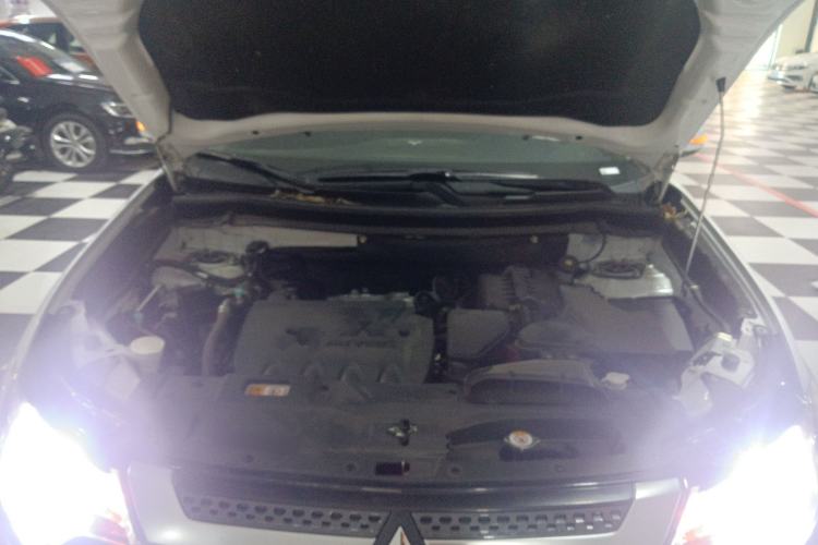 Used Mitsubishi Outlander 2019 2.0L Two-Wheel Drive Comfort Edition 5 Seats China VI Standard
