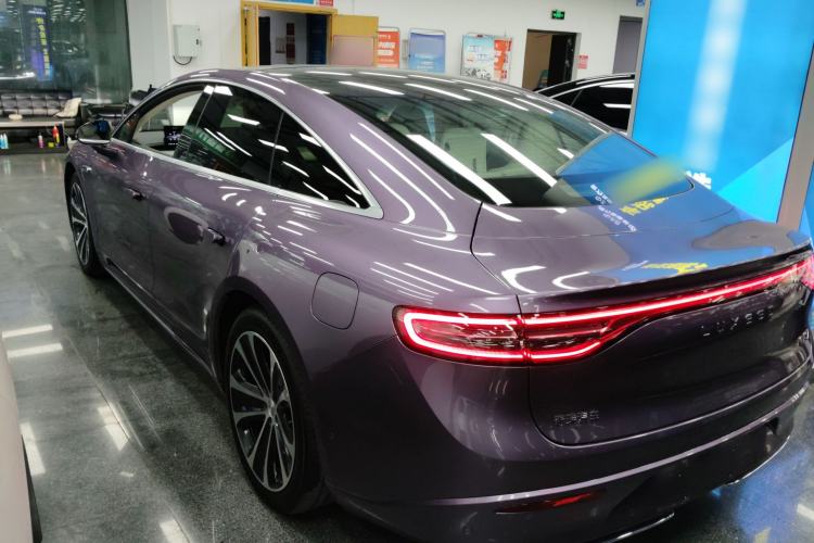 Used Hima Luxeed S7 2025 855 km Max