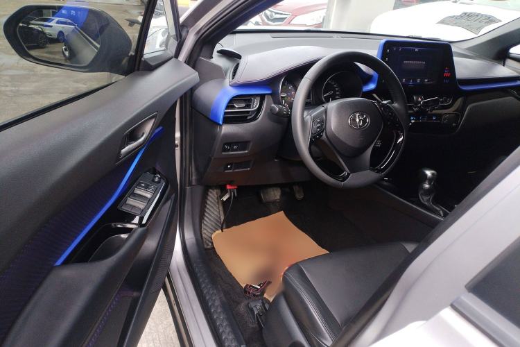 Used Toyota IZOA 2018 2.0L Yichi Version China VI Standard