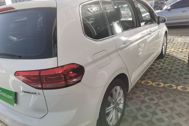 Used Volkswagen Touran 2018 Volkswagen Touran L 280TSI DSG Comfort Edition 7-seater
