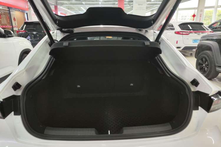 Used Changan UNI-V 2024 1.5T Luxury Edition
