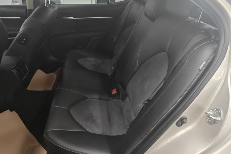 Used Toyota Camry 2021 2.0S FENGSHANG Edition
