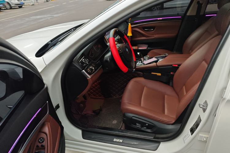 Used BMW 5 Series 2014 520Li Elegant Model
