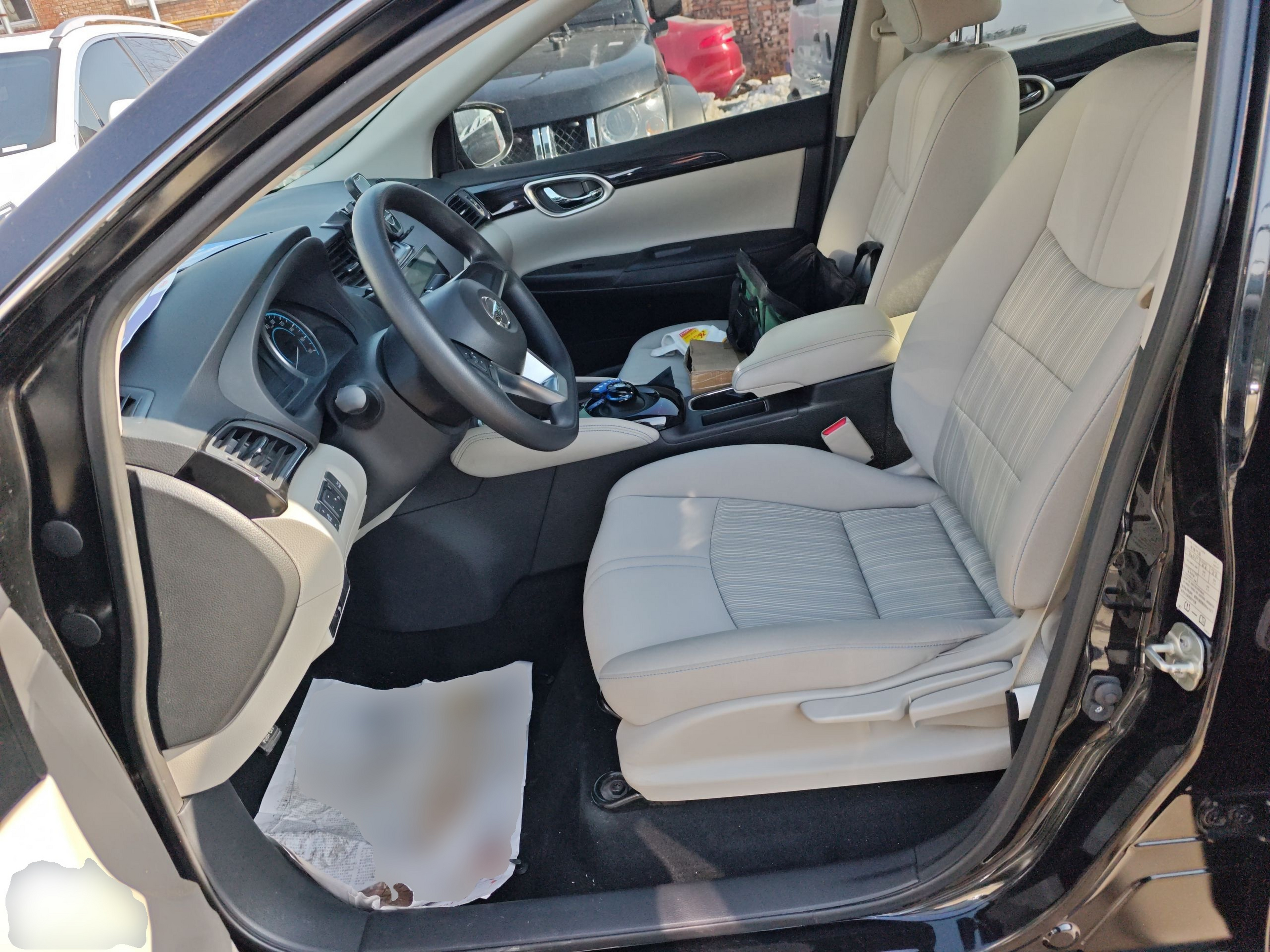 Переднее сиденье в автомобиле