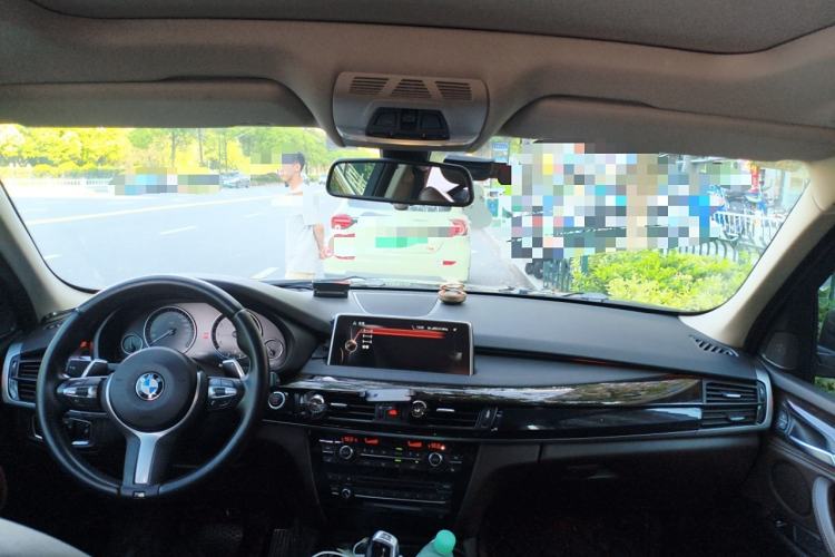 Used BMW X5 2015 xDrive28i
