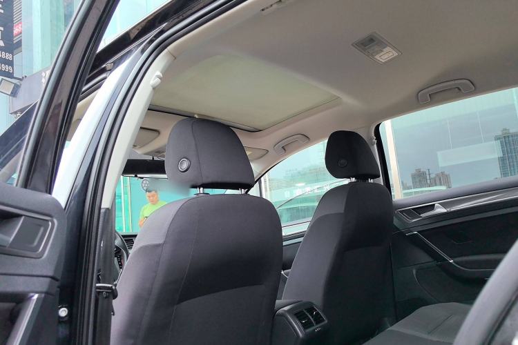 Used Volkswagen Golf 2015 1.6L Automatic Comfort Model
