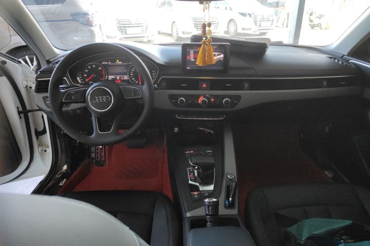 Used Audi A4L 2017 Plus 40 TFSI Ambition Model
