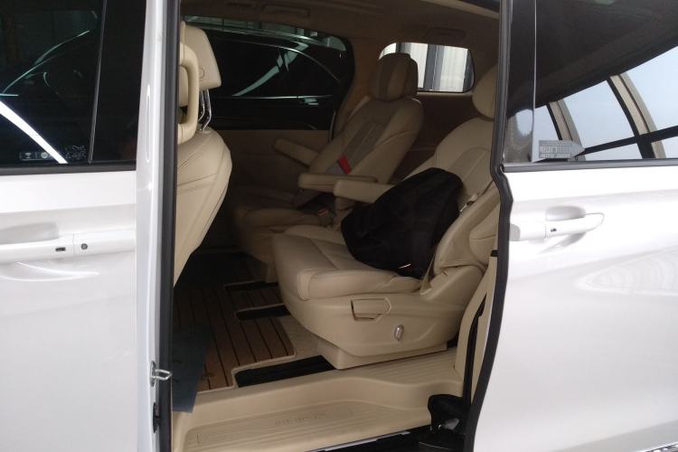 Used Buick GL8 2023 ES Lu Zun Deluxe Model
