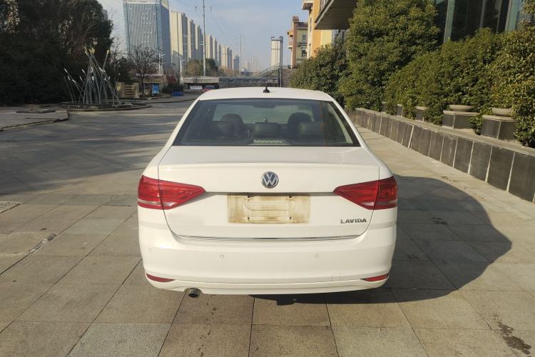 Used Volkswagen Lavida 2015 1.6L Manual Comfort Edition