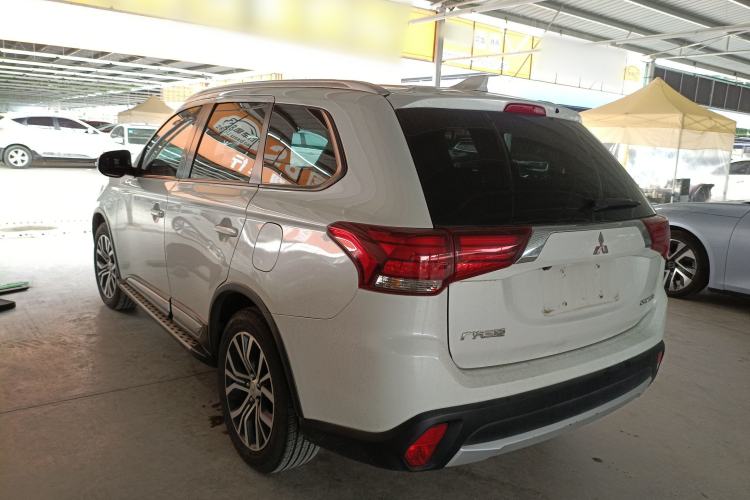 Used Mitsubishi Outlander 2018 2.0L Two-Wheel Drive Glory Edition 5 Seats