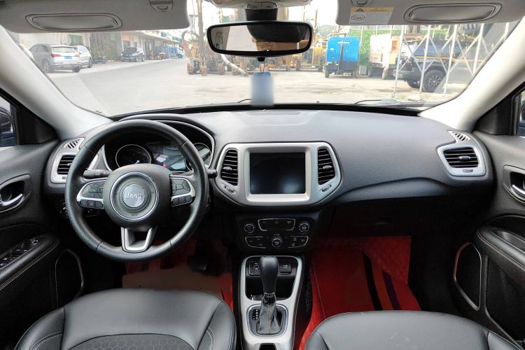 Used  Compass 2020 220T Automatic Leading Edition
