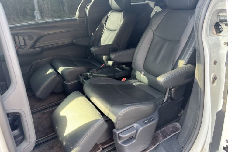 Used Toyota Sienna 2021 2.5L Hybrid Premium Edition