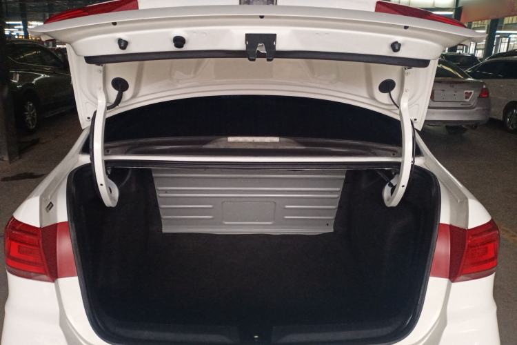 Used Volkswagen Santana 2016 1.6L Automatic Fashion Edition