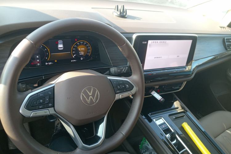 Used Volkswagen Viloran 2024 330TSI Luxury Edition
