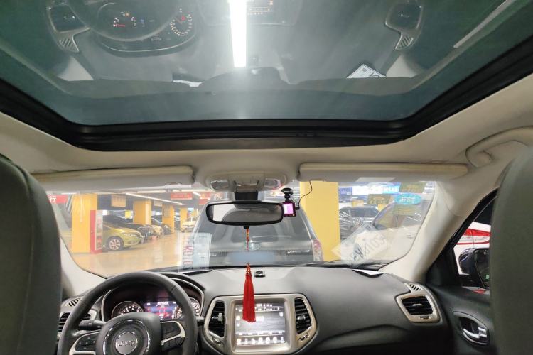 Used  Compass 2017 200T Automatic Family Edition
