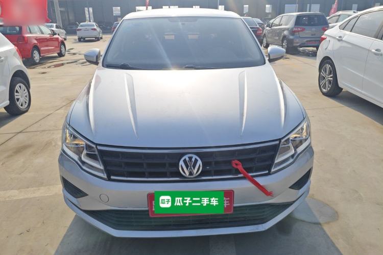 Used Volkswagen Jetta 2017 1.5L Manual Fashion Edition