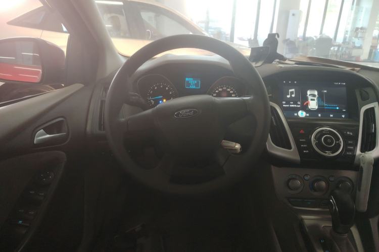 Used Ford Focus 2012 Sedan 1.6L Automatic Comfort Model
