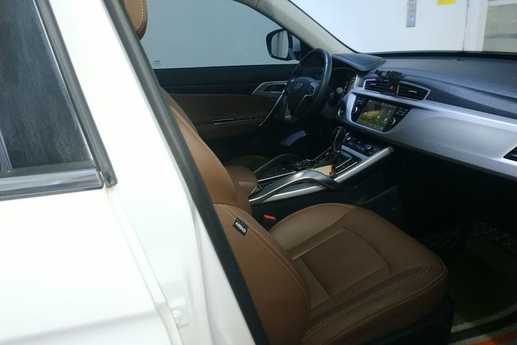 Used Geely Auto Emgrand X7 Sport 2016 1.8TD Automatic ZhiZun Version
