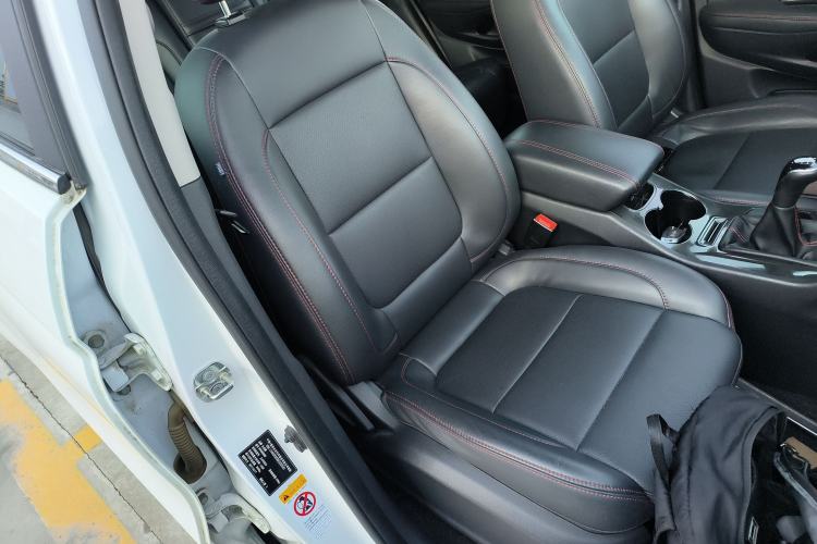 Used Changan CS75 2017 Shangkui Edition 1.5T Manual Fengxiang Model
