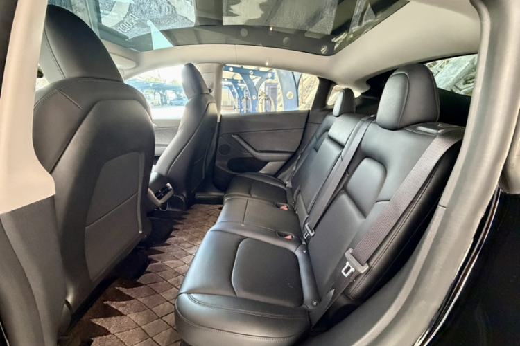 Used Tesla Model Y 2023 Rear-Wheel-Drive Version
